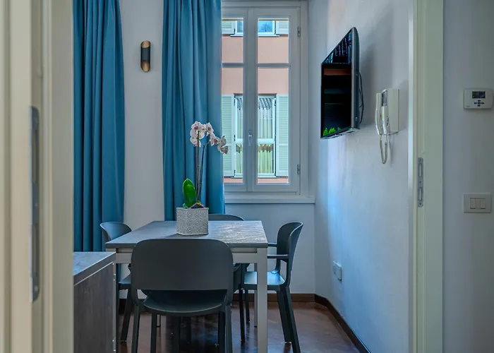 Greenlake Apt&parking *