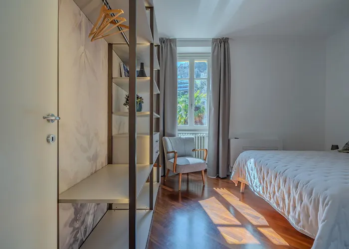 Greenlake Apt&parking *