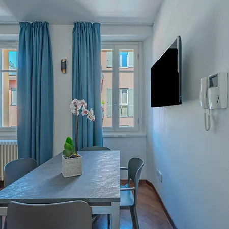 Greenlake & Parking Lejlighed Como